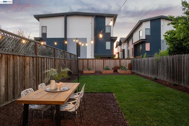 2431 LINDEN STREET, Oakland, CA 94607