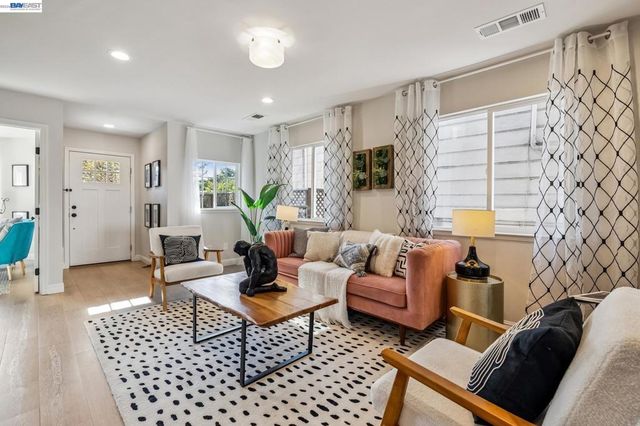 2431 LINDEN STREET, Oakland, CA 94607