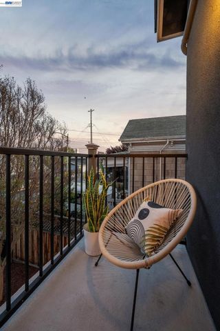 2431 LINDEN STREET, Oakland, CA 94607