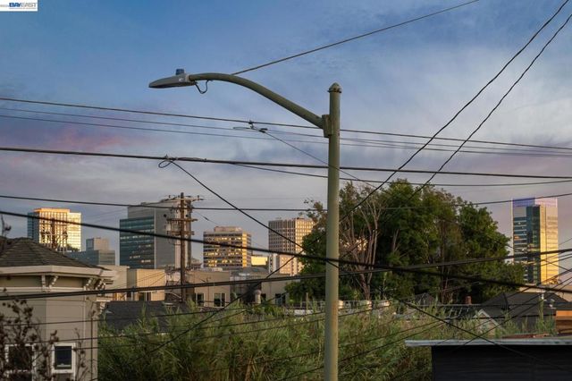 2431 LINDEN STREET, Oakland, CA 94607