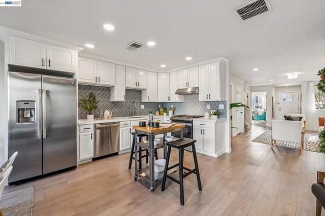 2431 LINDEN STREET, Oakland, CA 94607