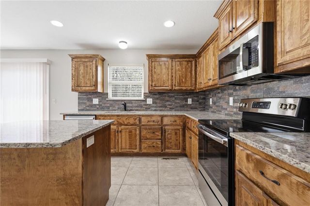 513 Bud Lane, Belton, MO 64012