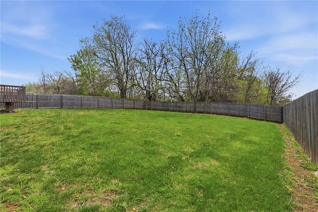 513 Bud Lane, Belton, MO 64012