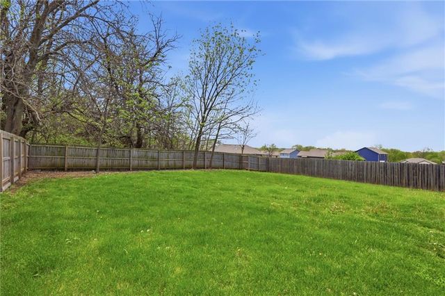 513 Bud Lane, Belton, MO 64012