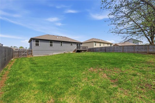 513 Bud Lane, Belton, MO 64012