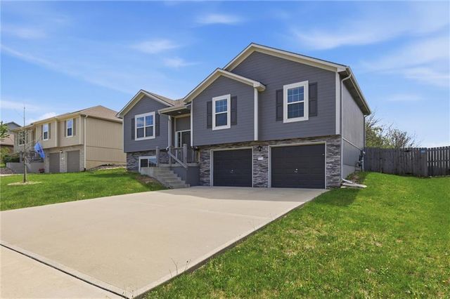 513 Bud Lane, Belton, MO 64012