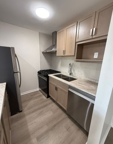 9S115 Route 59 1, Naperville, IL 60564