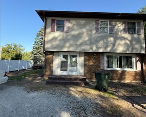 9S115 Route 59 1, Naperville, IL 60564