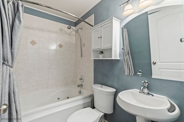3709 Dorchester Place, Mchenry, IL 60050