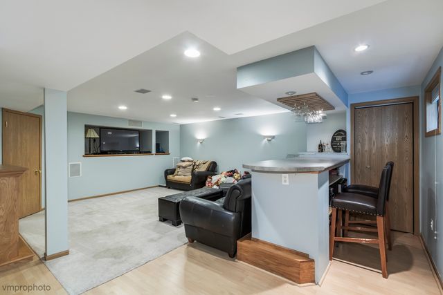 3709 Dorchester Place, Mchenry, IL 60050