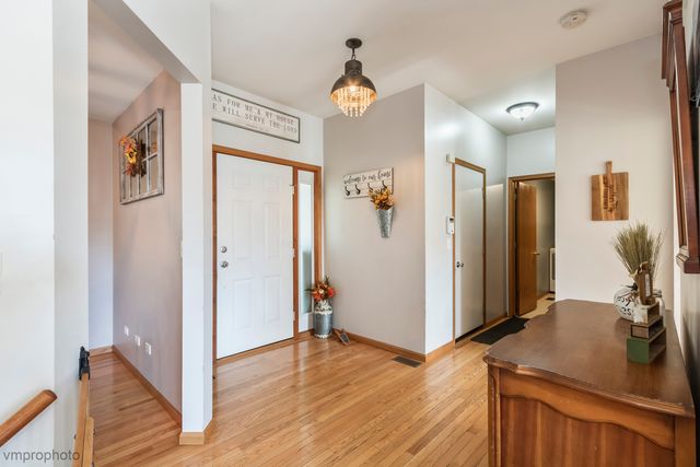 3709 Dorchester Place, Mchenry, IL 60050