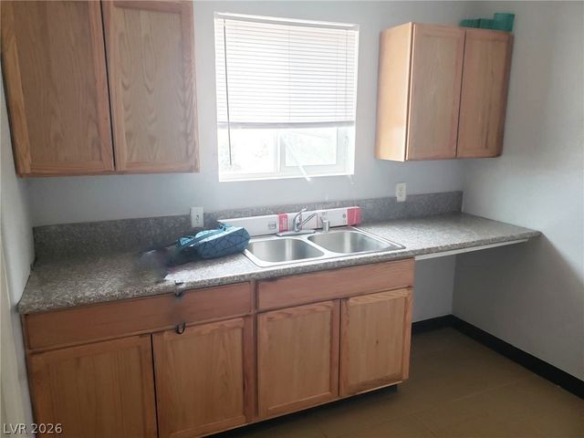 313 North 8th Street, Las Vegas, NV 89101