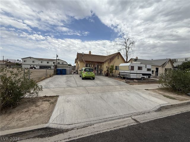 313 North 8th Street, Las Vegas, NV 89101