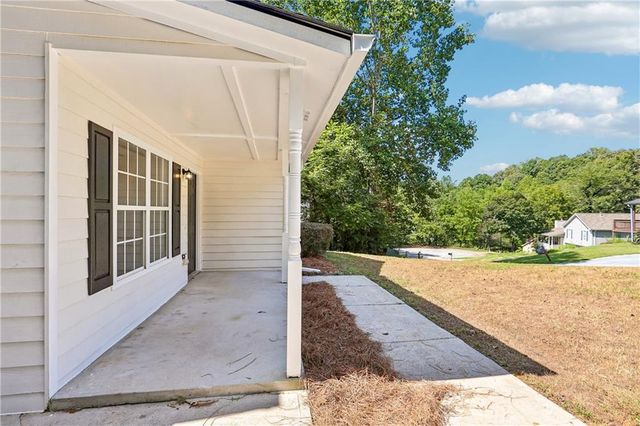5511 Pond Mill Court, Flowery Branch, GA 30542