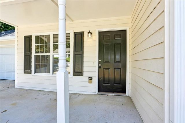 5511 Pond Mill Court, Flowery Branch, GA 30542