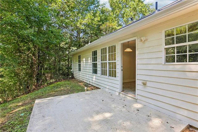 5511 Pond Mill Court, Flowery Branch, GA 30542