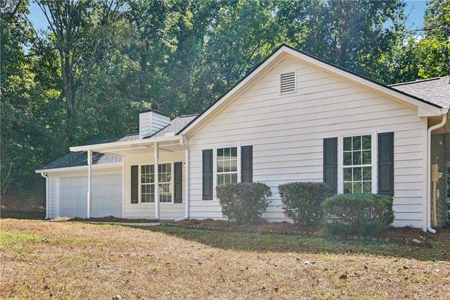 5511 Pond Mill Court, Flowery Branch, GA 30542