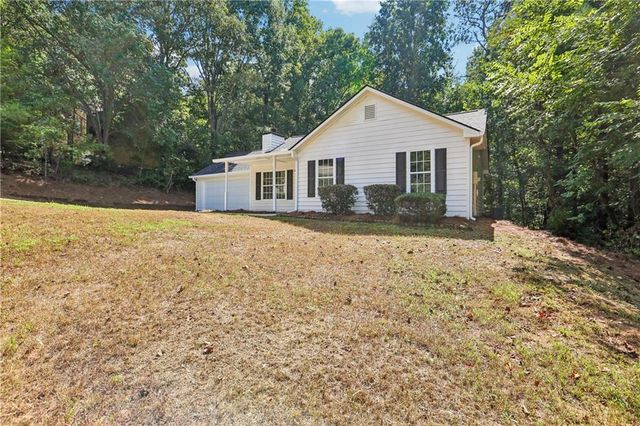 5511 Pond Mill Court, Flowery Branch, GA 30542