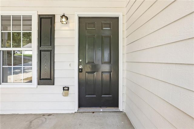 5511 Pond Mill Court, Flowery Branch, GA 30542