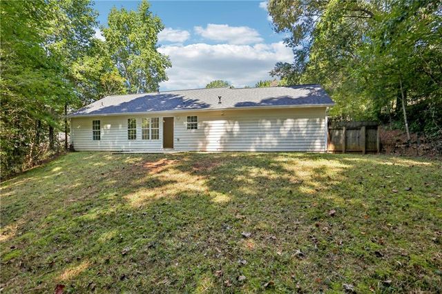 5511 Pond Mill Court, Flowery Branch, GA 30542