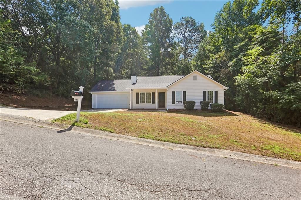 5511 Pond Mill Court, Flowery Branch, GA 30542