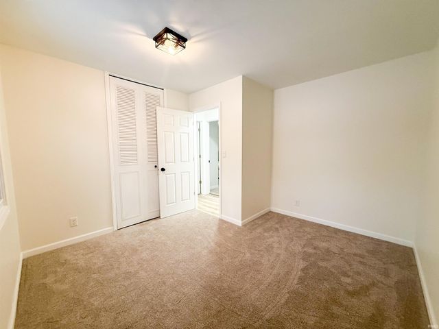 6124 Gotham Drive, South Bend, IN 46614