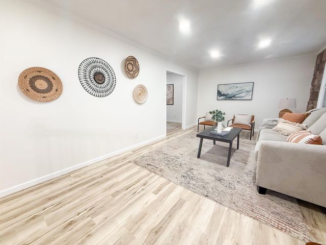 6124 Gotham Drive, South Bend, IN 46614