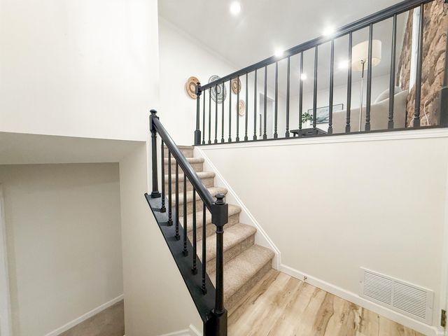 6124 Gotham Drive, South Bend, IN 46614