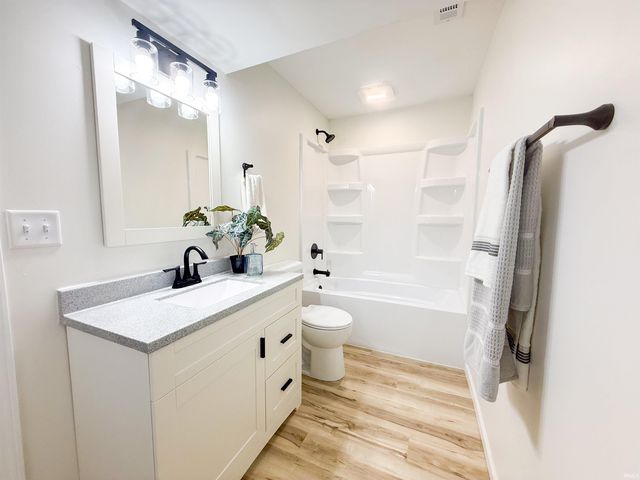 6124 Gotham Drive, South Bend, IN 46614