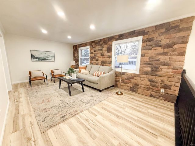 6124 Gotham Drive, South Bend, IN 46614