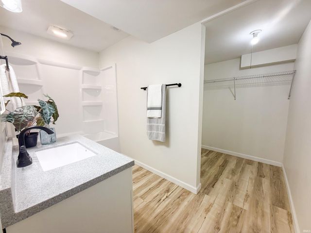 6124 Gotham Drive, South Bend, IN 46614