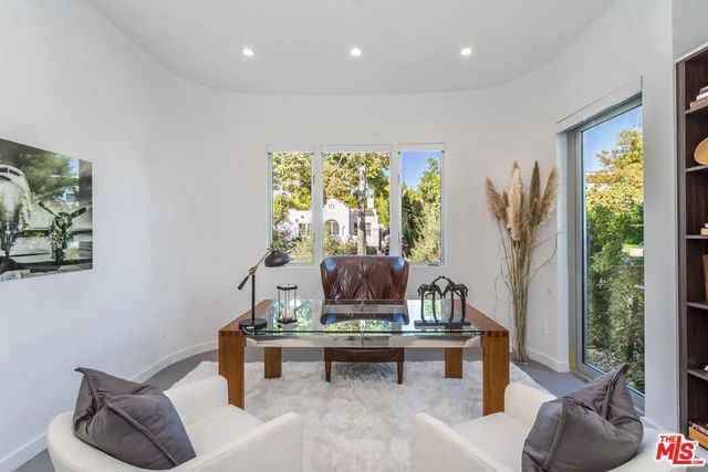 8932 Dorrington Avenue, Los Angeles, CA 90048