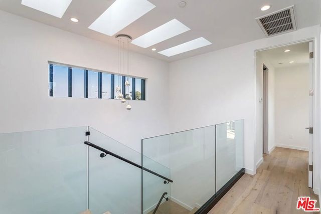 8932 Dorrington Avenue, Los Angeles, CA 90048