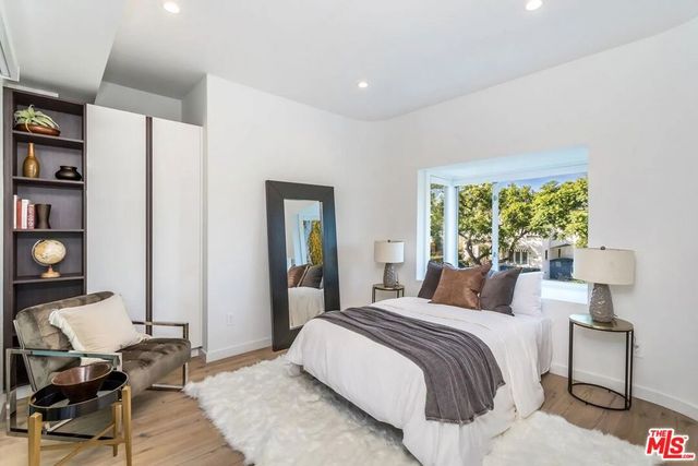 8932 Dorrington Avenue, Los Angeles, CA 90048