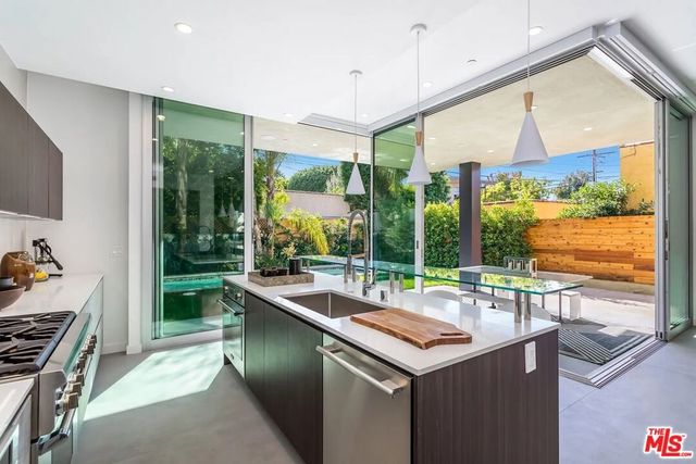 8932 Dorrington Avenue, Los Angeles, CA 90048