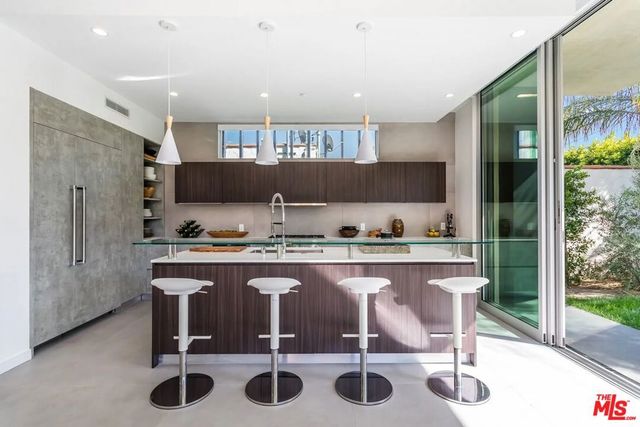 8932 Dorrington Avenue, Los Angeles, CA 90048
