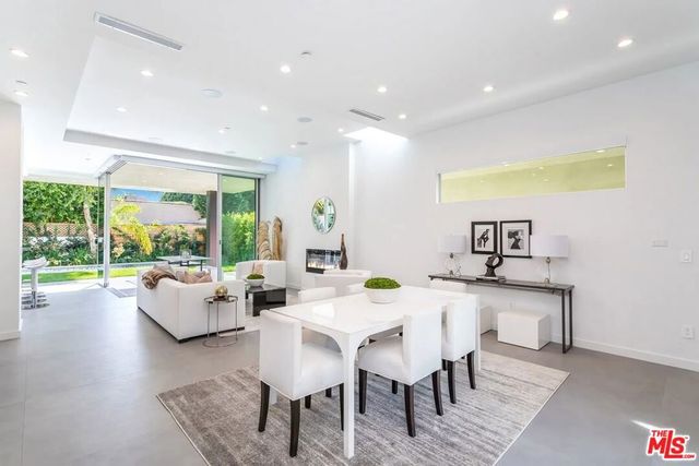 8932 Dorrington Avenue, Los Angeles, CA 90048