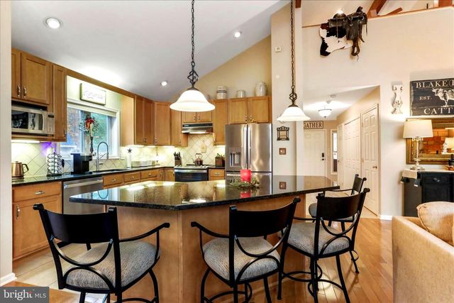 75 WAMPUM LN, Hedgesville, WV 25427