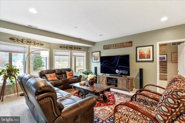 75 WAMPUM LN, Hedgesville, WV 25427