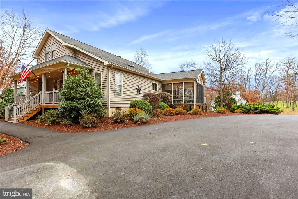 75 WAMPUM LN, Hedgesville, WV 25427