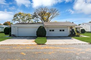 80 Banyan Plaza N A, Monroe, NJ 08831