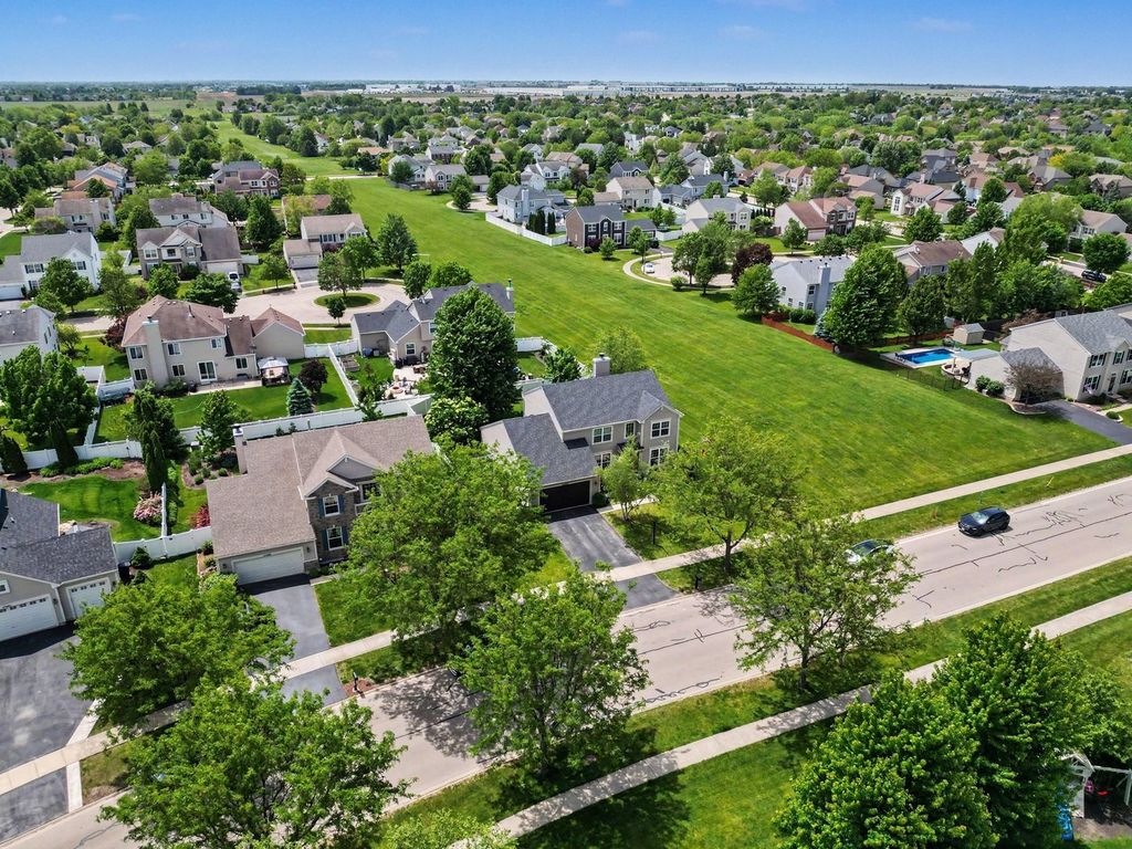 Image 27 of property listing at 25409 Pastoral Drive, Plainfield, IL 60585