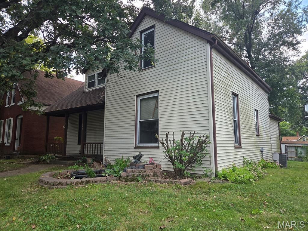 108 Portland Avenue, Belleville, IL 62220