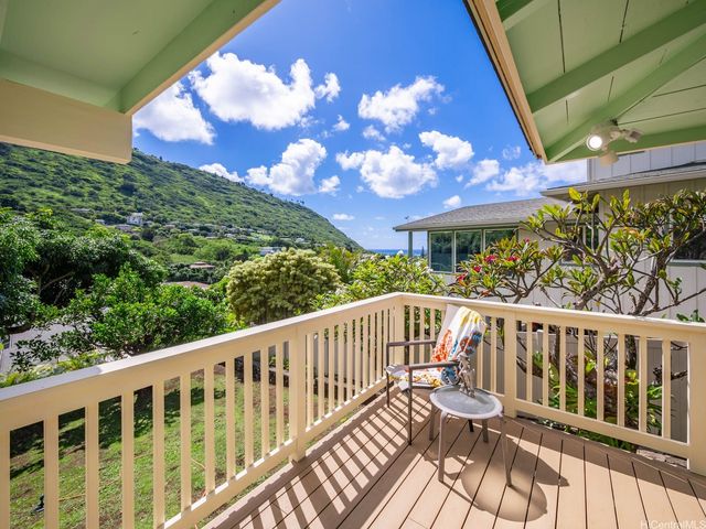 835 Ahuwale Street, Honolulu, HI 96821
