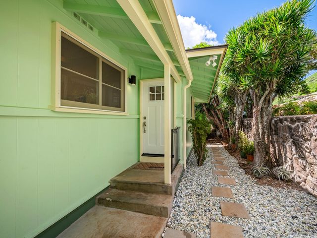 835 Ahuwale Street, Honolulu, HI 96821