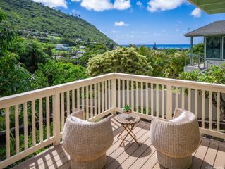 835 Ahuwale Street, Honolulu, HI 96821