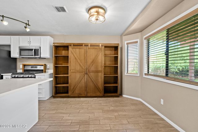 9876 N Longford Drive, Tucson, AZ 85742