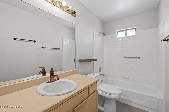 9876 N Longford Drive, Tucson, AZ 85742