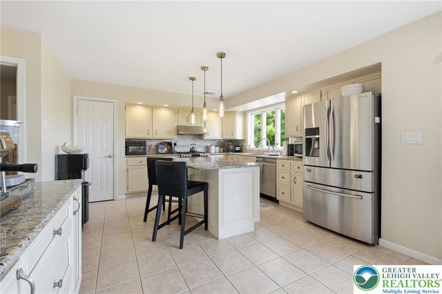 115 West Butternut Road, Williams Twp, PA 18055