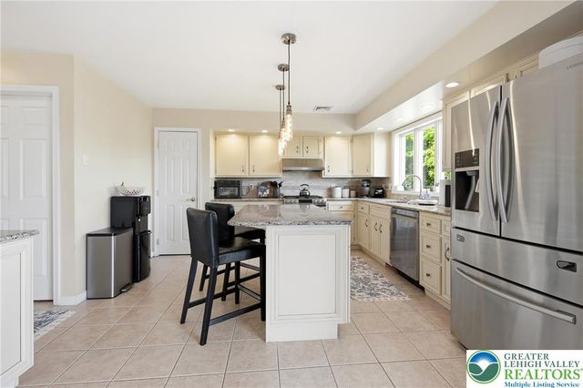 115 West Butternut Road, Williams Twp, PA 18055
